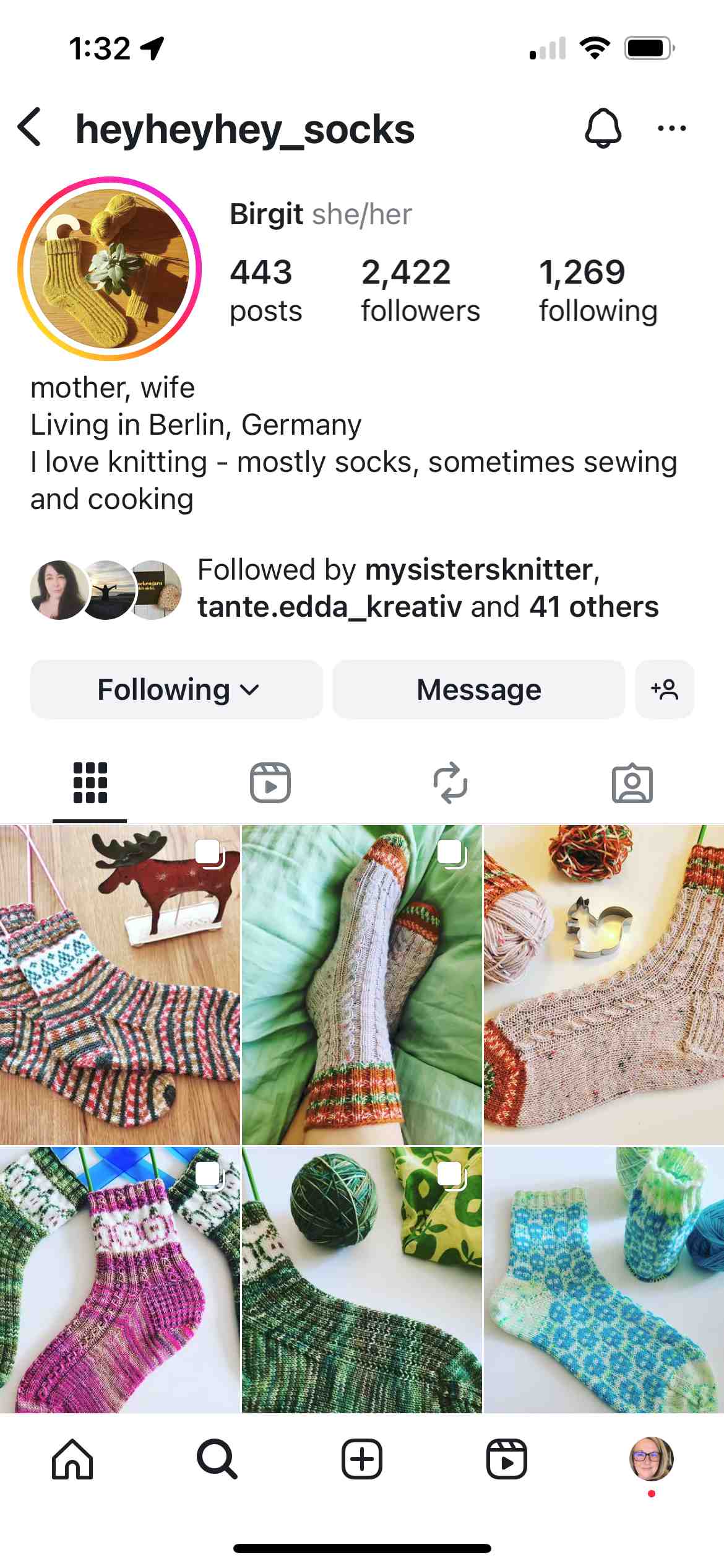 Screenshot of Instagram profile for heyheyhey_socks.